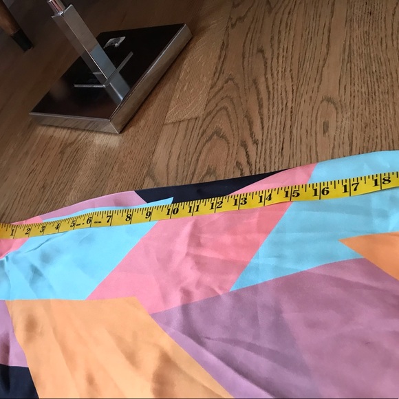 Funky disco vibe tie front crop top. EUC - Picture 8 of 9